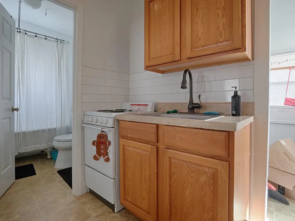 422 E Citrus Avenue Eustis FL 32726