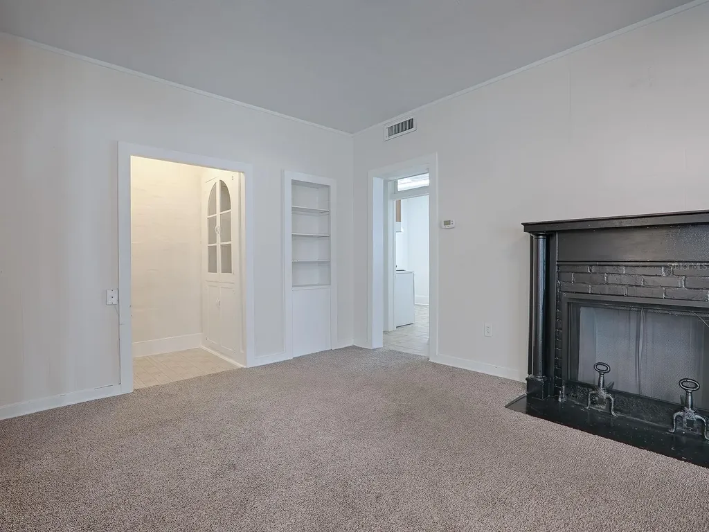 422 E Citrus Avenue Eustis FL 32726