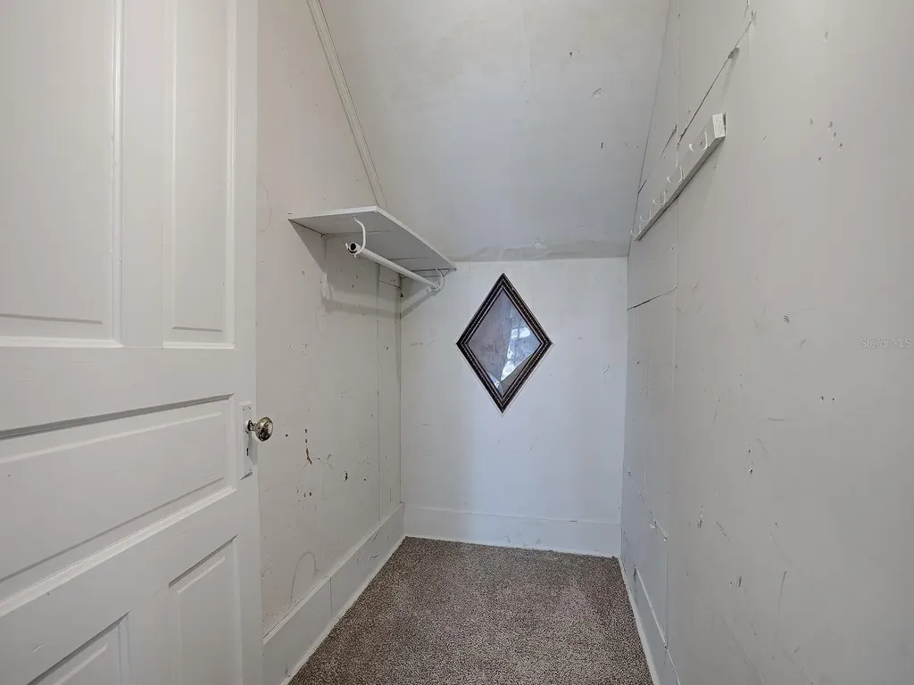 422 E Citrus Avenue Eustis FL 32726