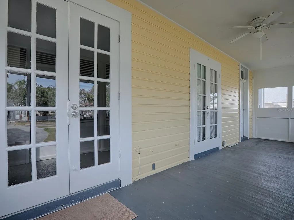 422 E Citrus Avenue Eustis FL 32726