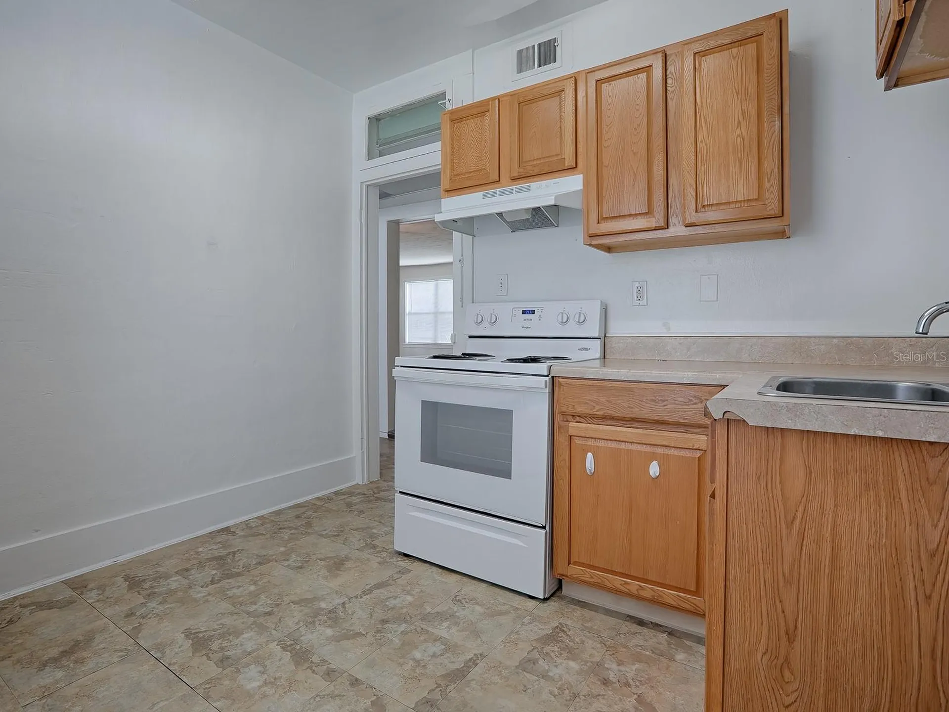 422 E Citrus Avenue Eustis FL 32726