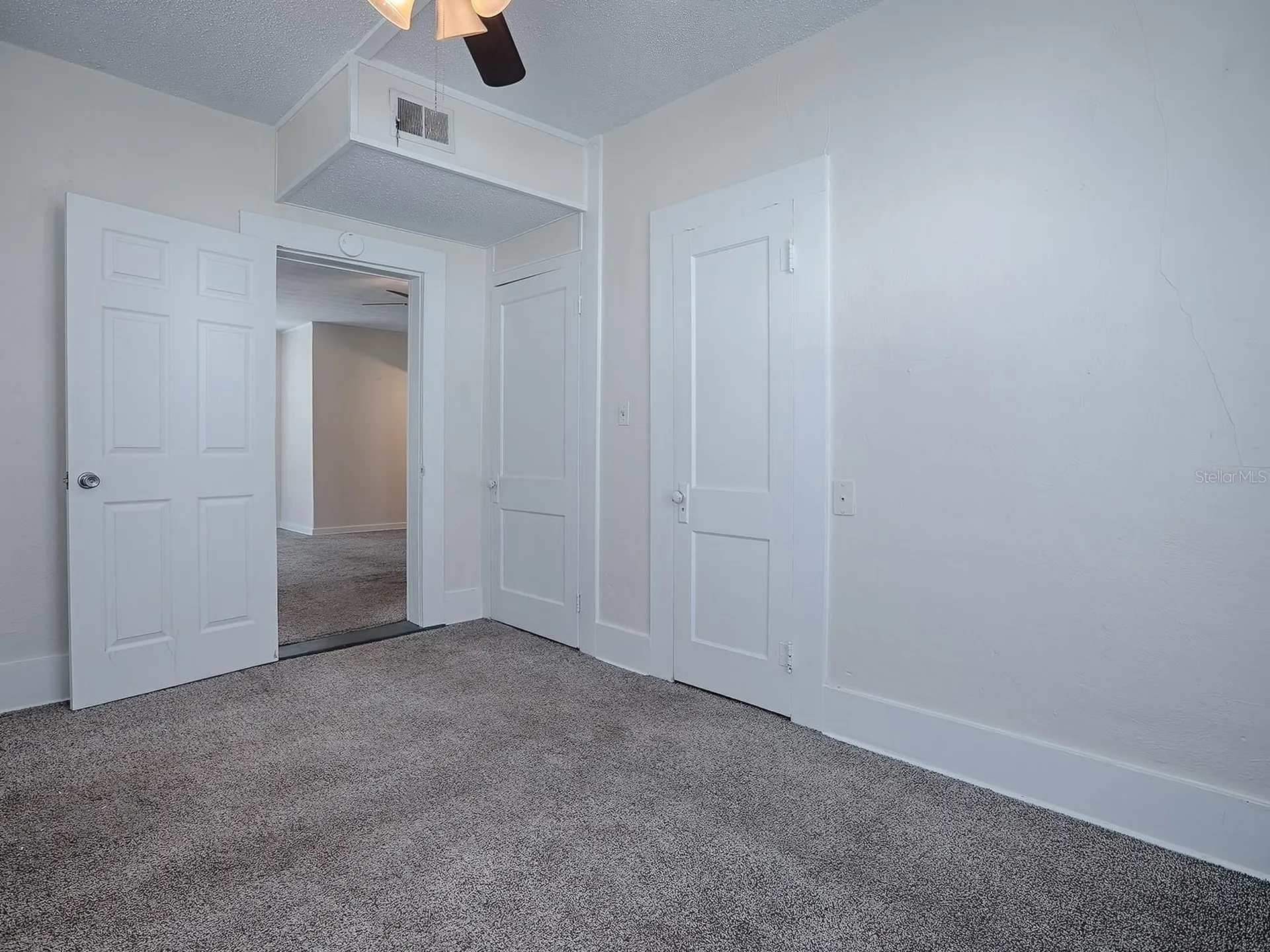 422 E Citrus Avenue Eustis FL 32726