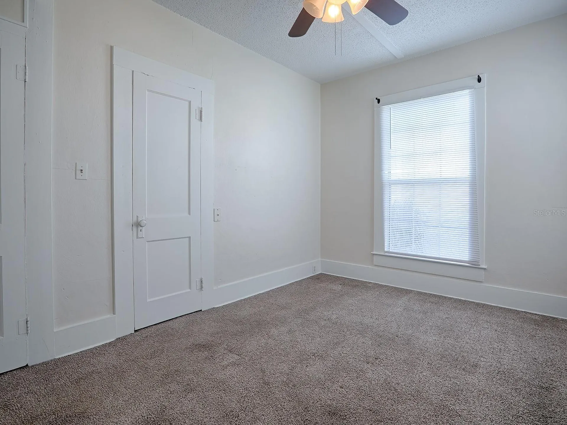 422 E Citrus Avenue Eustis FL 32726