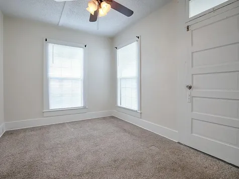 422 E Citrus Avenue Eustis FL 32726