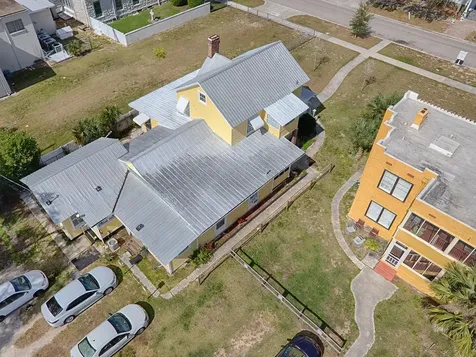 422 E Citrus Avenue Eustis FL 32726