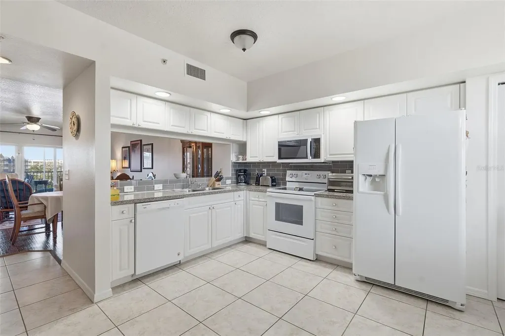 960 Starkey Road Largo FL 33771
