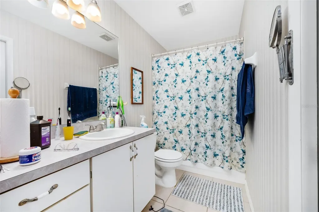 8493 NW 37th Terrace Gainesville FL 32653