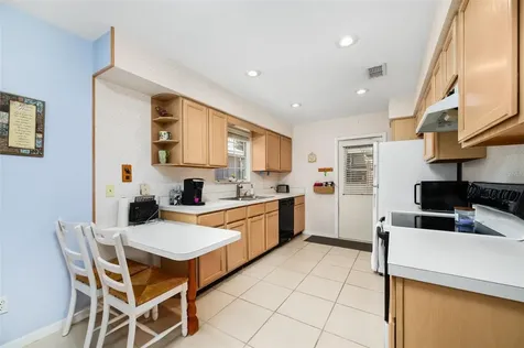 8493 NW 37th Terrace Gainesville FL 32653