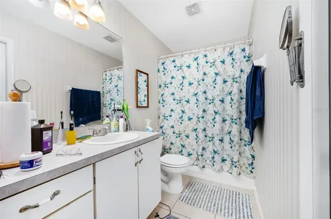 8493 NW 37th Terrace Gainesville FL 32653