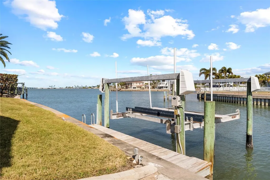 2299 Lagoon Drive Dunedin FL 34698