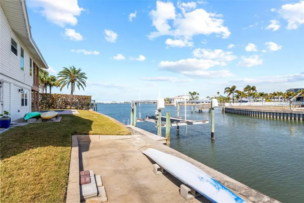 2299 Lagoon Drive Dunedin FL 34698