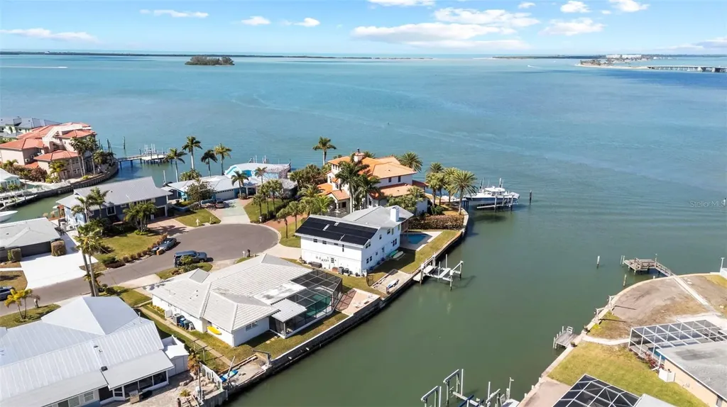 2299 Lagoon Drive Dunedin FL 34698