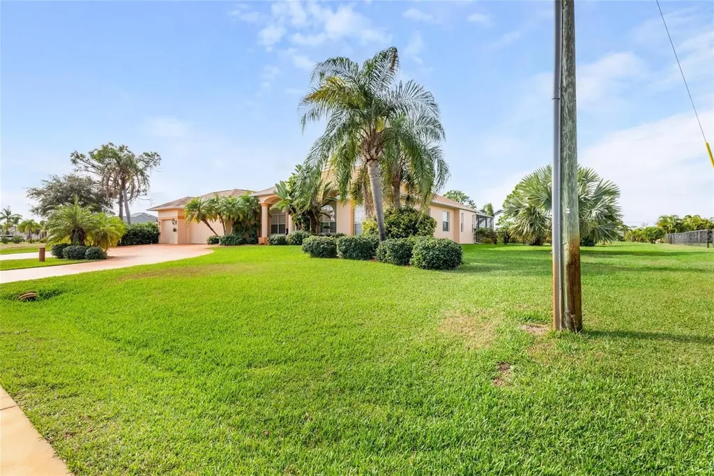 245 Rotonda Boulevard N Rotonda West FL 33947