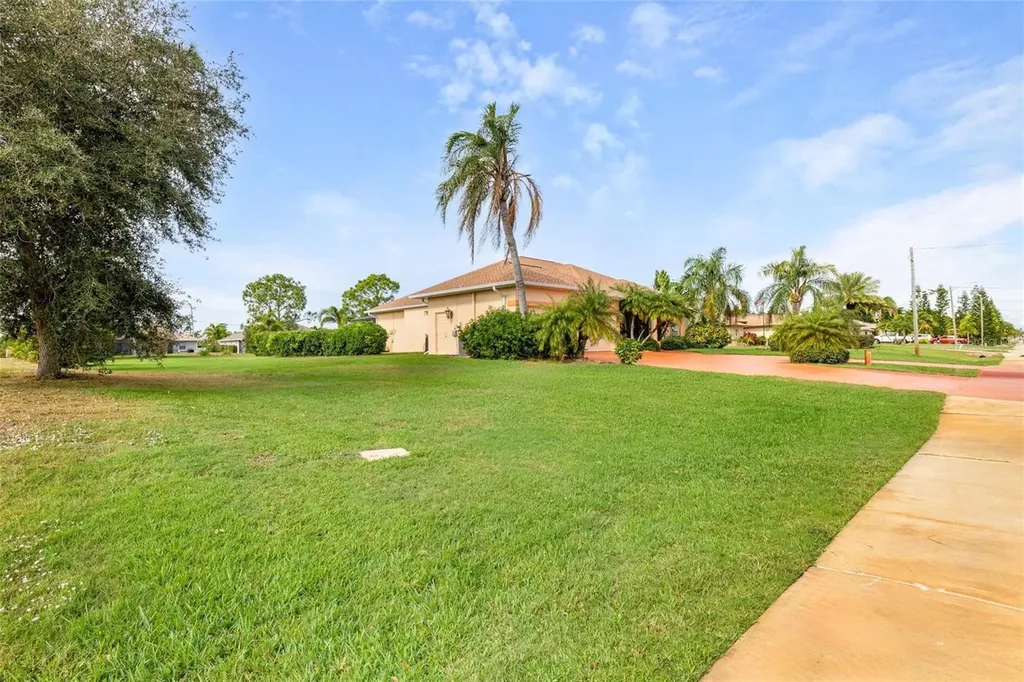 245 Rotonda Boulevard N Rotonda West FL 33947