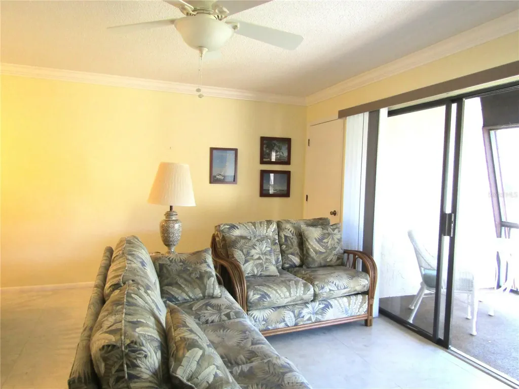 4628 Ringwood Meadow Sarasota FL 34235