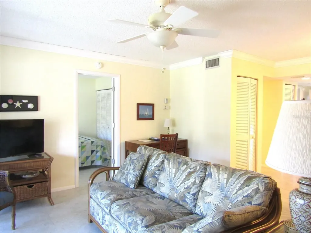 4628 Ringwood Meadow Sarasota FL 34235