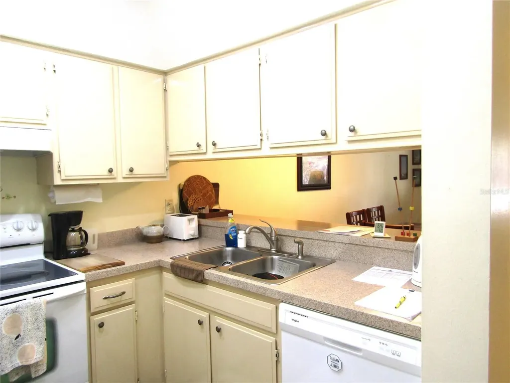 4628 Ringwood Meadow Sarasota FL 34235