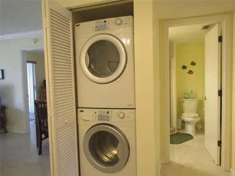 4628 Ringwood Meadow Sarasota FL 34235
