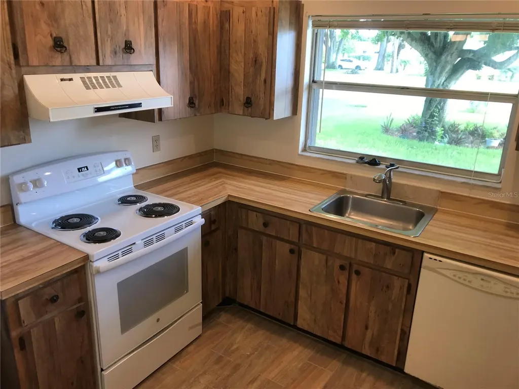 3705 34th Ave Drive W Bradenton FL 34205