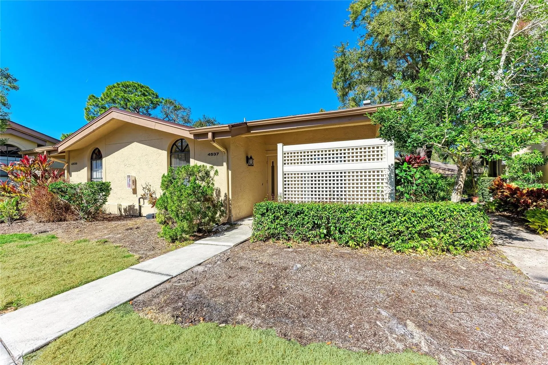 4537 Morningside Sarasota FL 34235