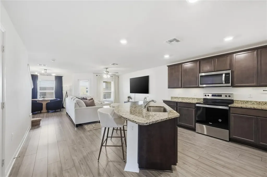 1675 Wynford Circle Tavares FL 32778