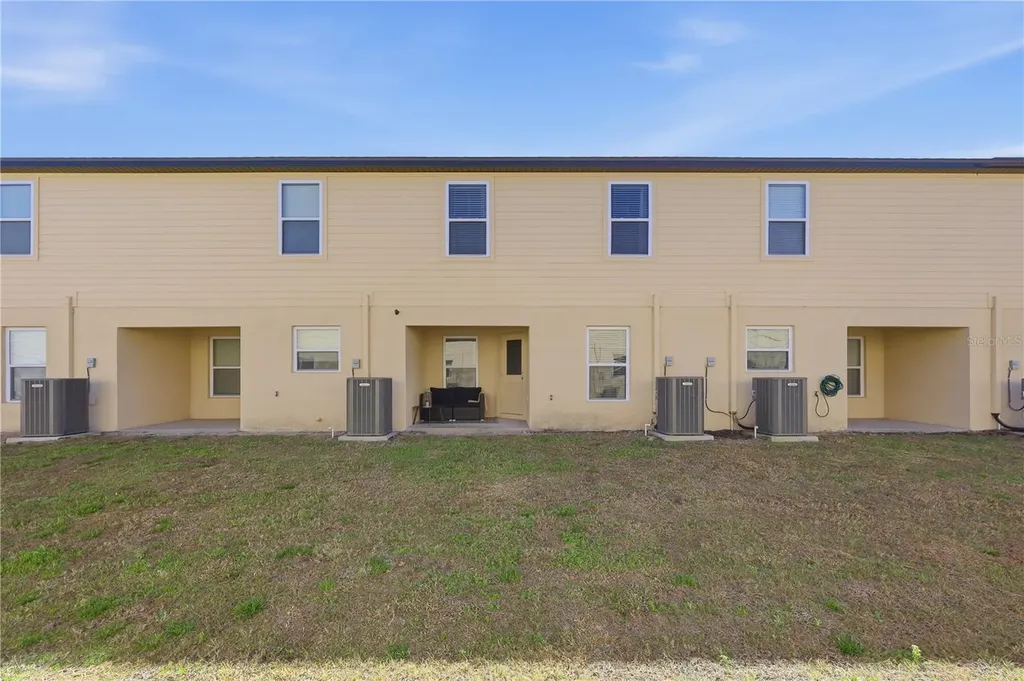 1675 Wynford Circle Tavares FL 32778