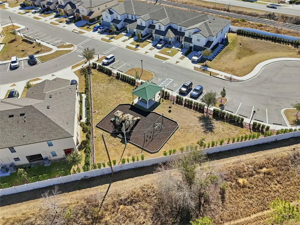 1675 Wynford Circle Tavares FL 32778