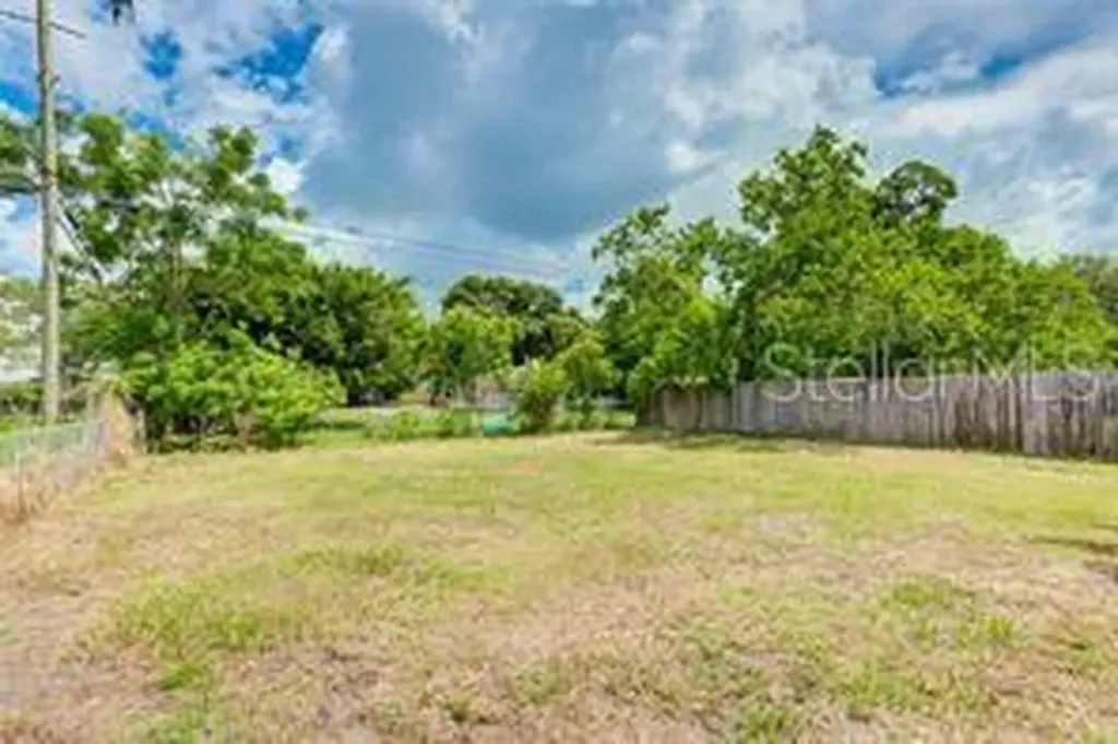 810 20th Avenue W Bradenton FL 34205
