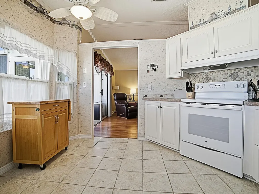 3217 Manatee Road Tavares FL 32778