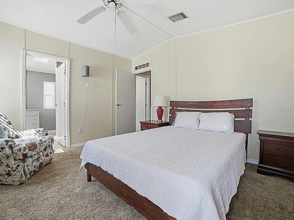 3217 Manatee Road Tavares FL 32778