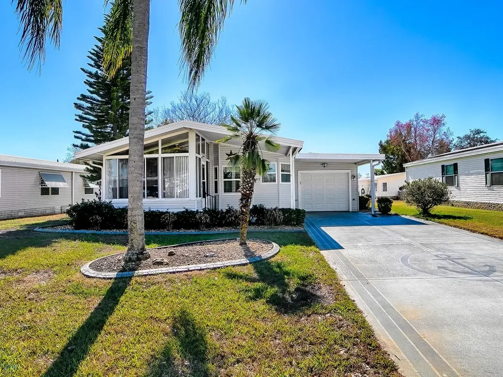 3217 Manatee Road Tavares FL 32778