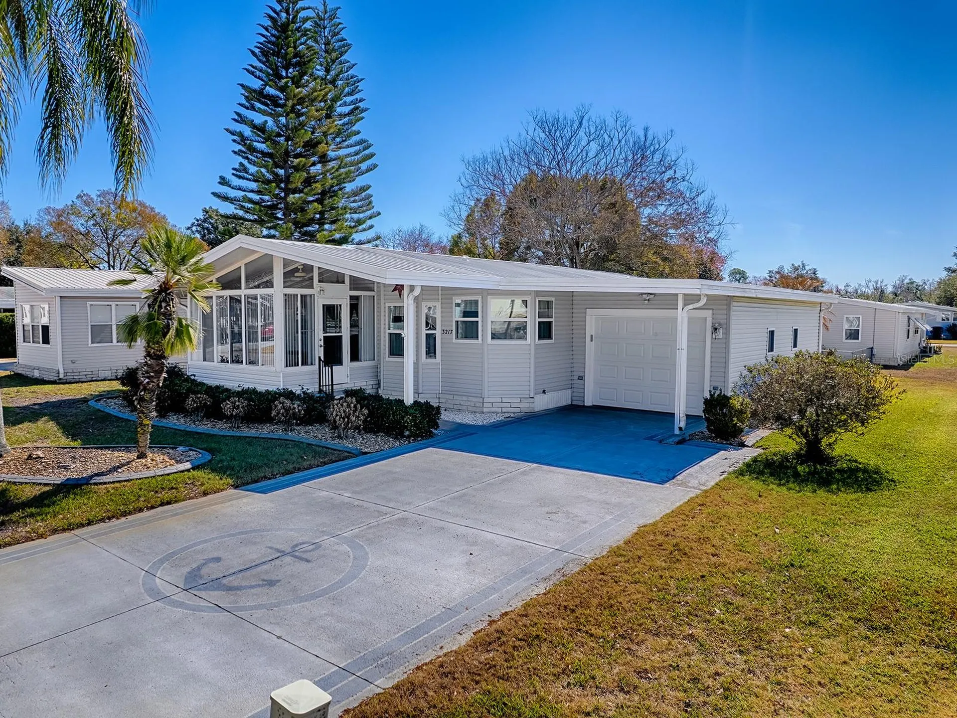 3217 Manatee Road Tavares FL 32778