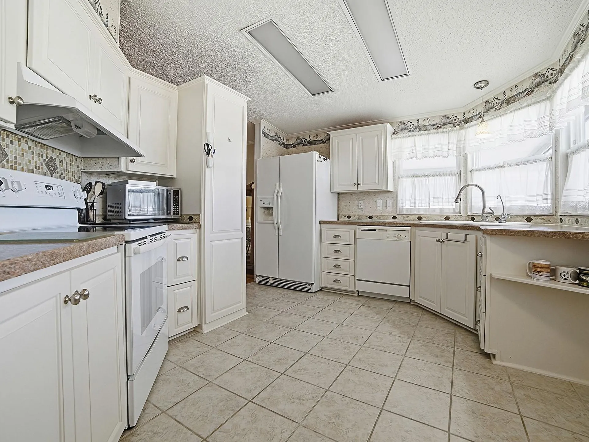 3217 Manatee Road Tavares FL 32778