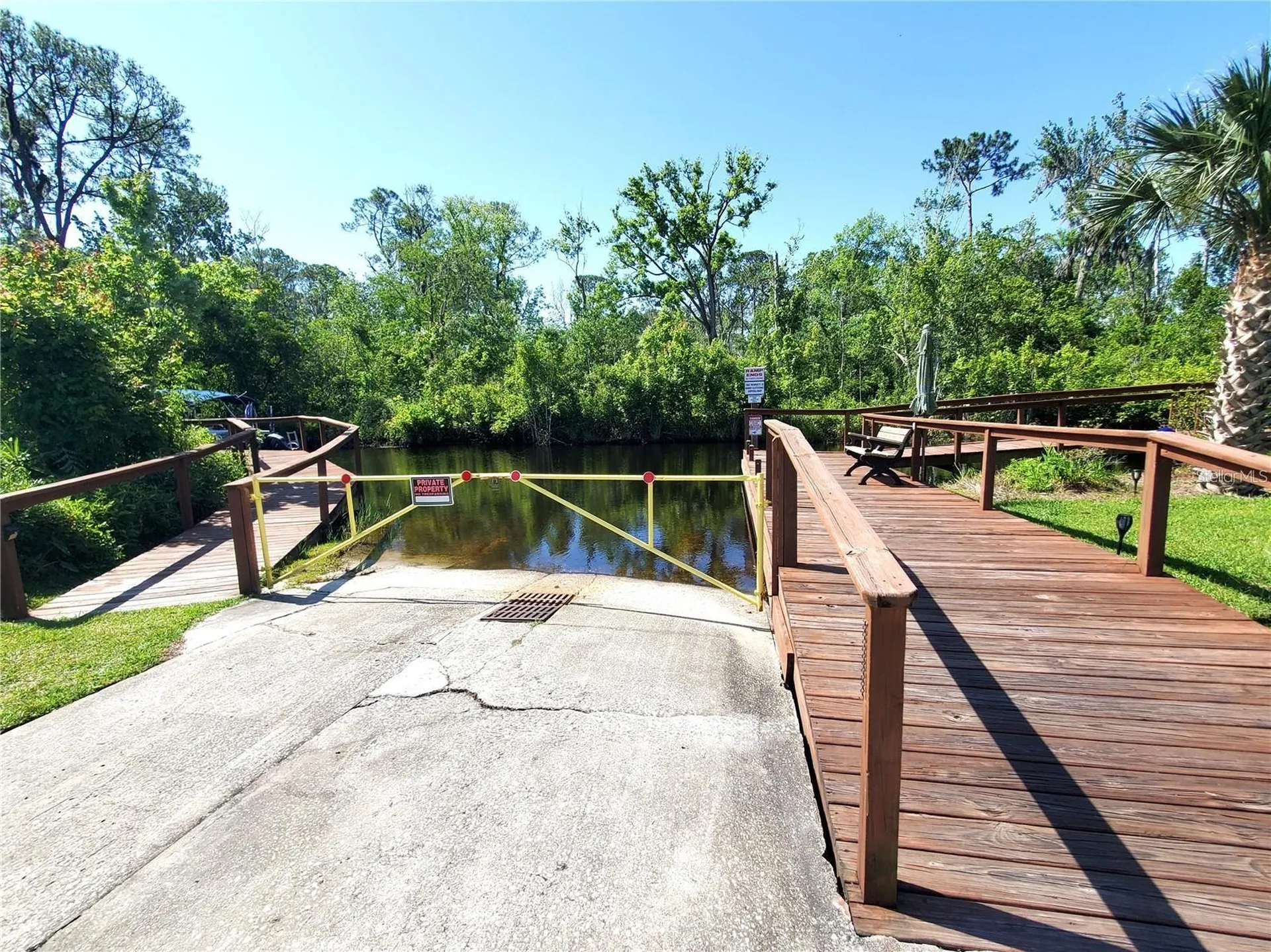 3217 Manatee Road Tavares FL 32778