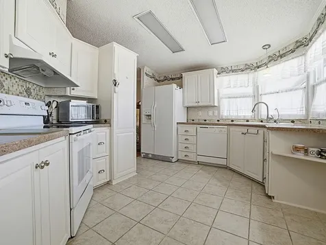 3217 Manatee Road Tavares FL 32778