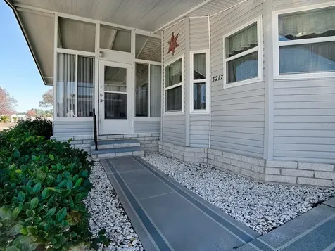 3217 Manatee Road Tavares FL 32778