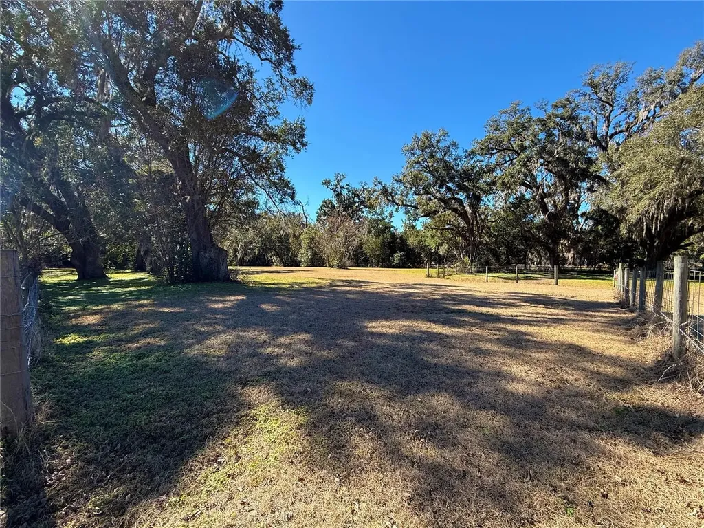 2039 SW State Road 26 Trenton FL 32693
