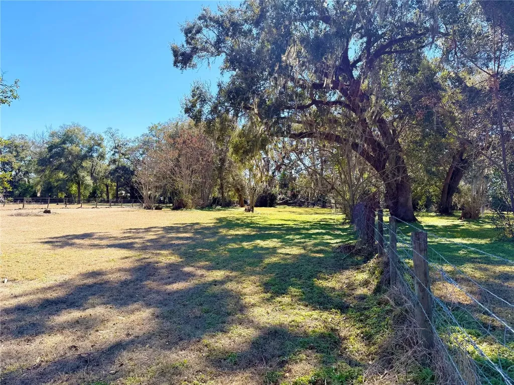 2039 SW State Road 26 Trenton FL 32693