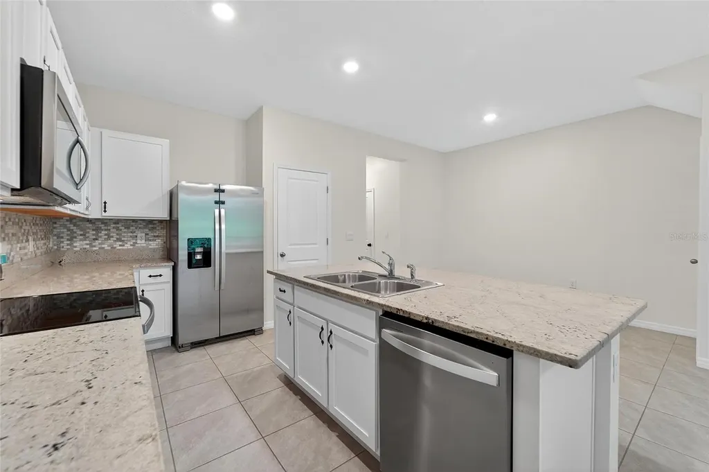 5068 Captain Davis Drive Wimauma FL 33598