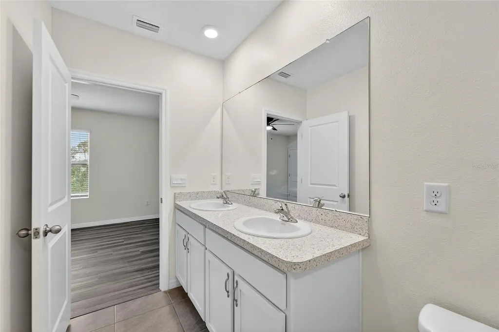 5068 Captain Davis Drive Wimauma FL 33598