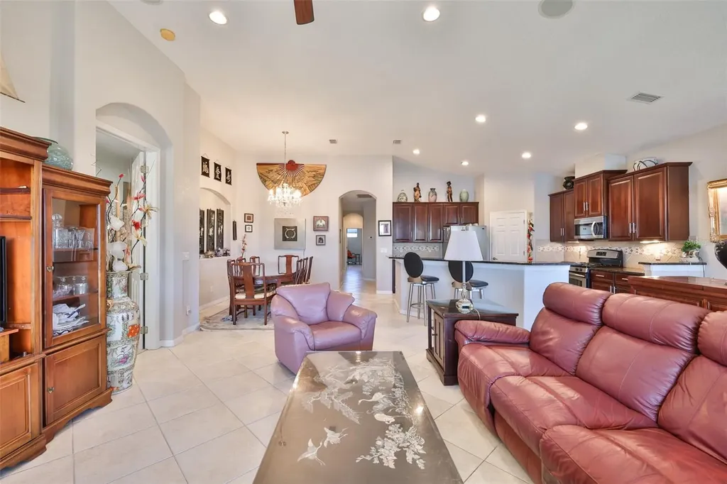 2207 S Pebble Beach Boulevard Sun City Center FL 33573