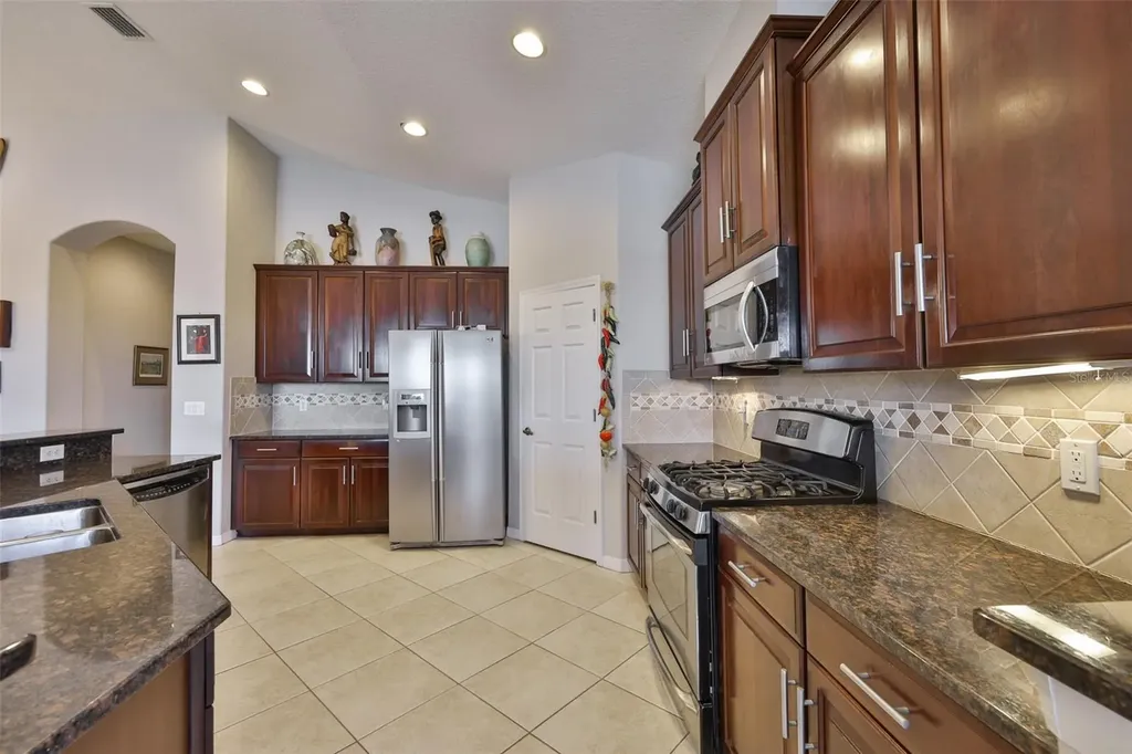 2207 S Pebble Beach Boulevard Sun City Center FL 33573