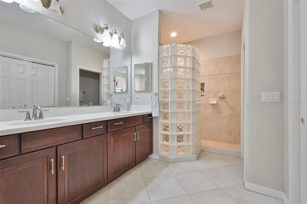 2207 S Pebble Beach Boulevard Sun City Center FL 33573
