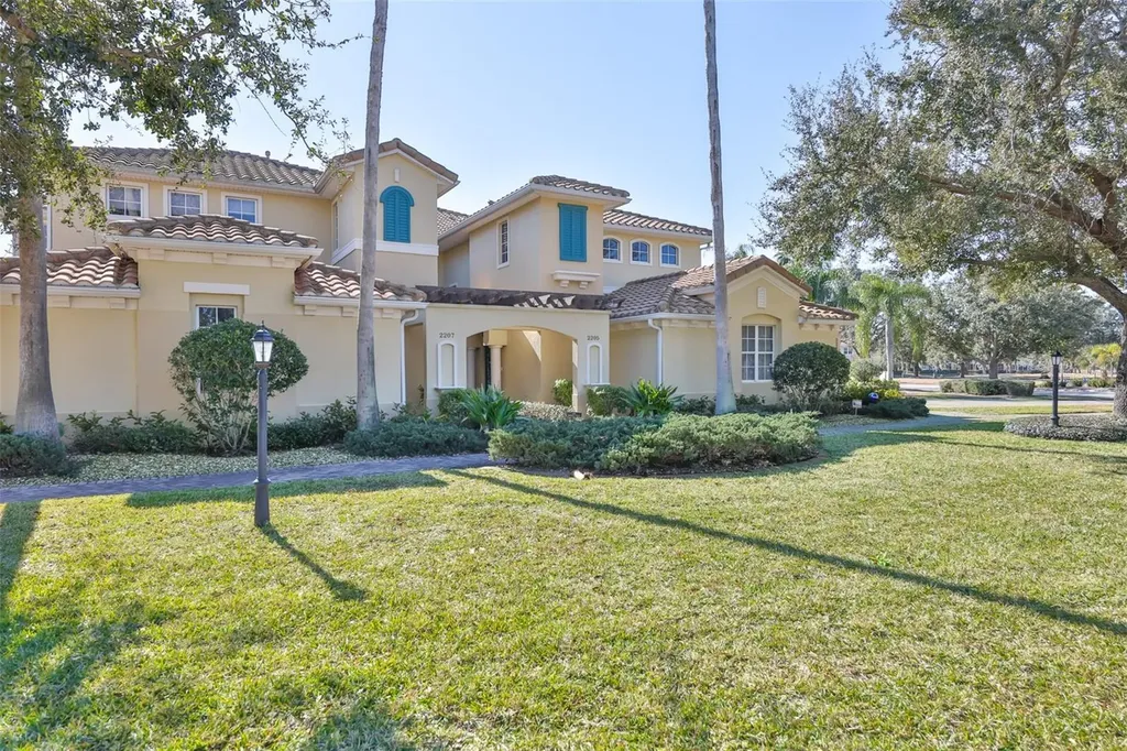 2207 S Pebble Beach Boulevard Sun City Center FL 33573