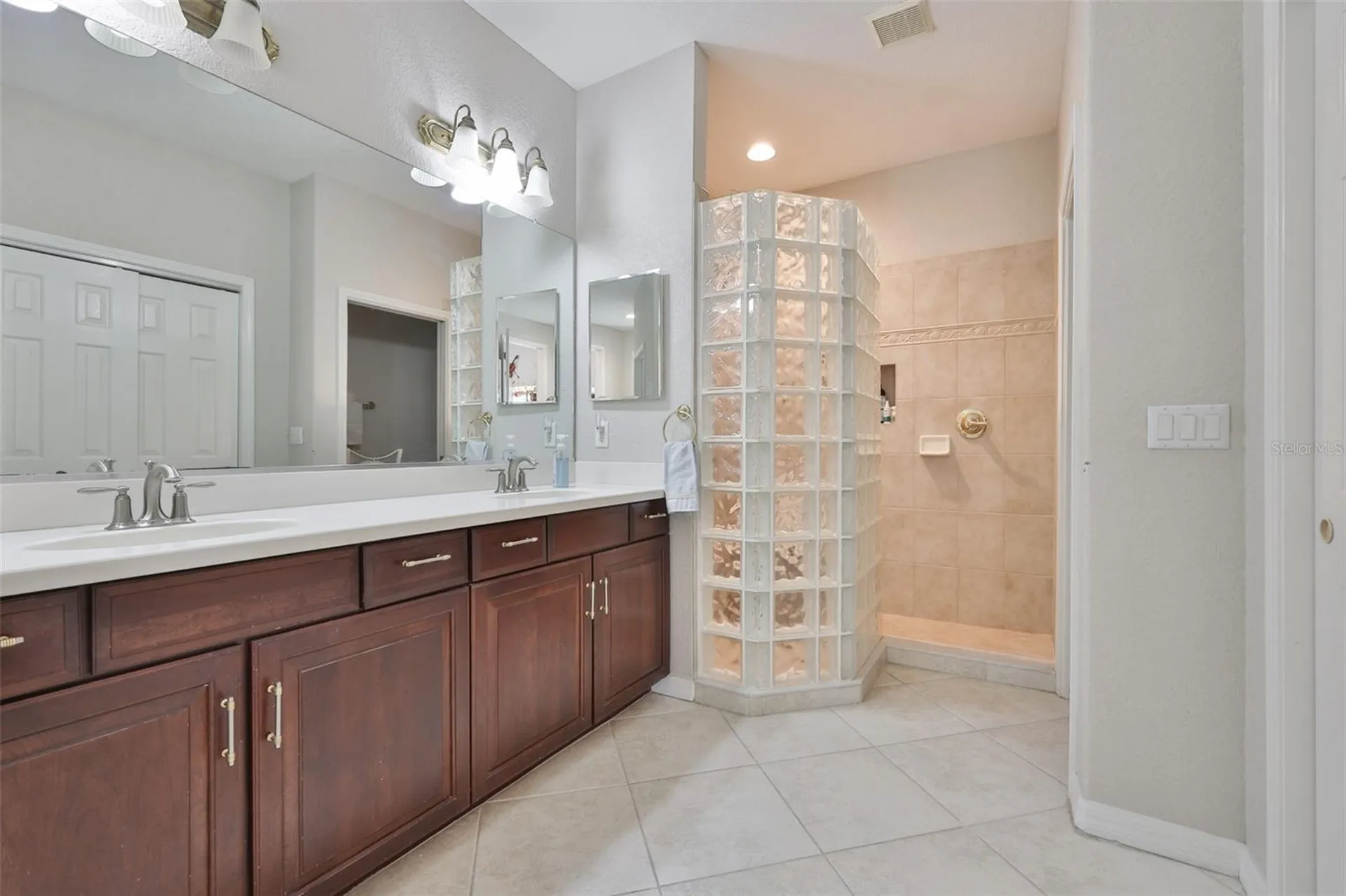 2207 S Pebble Beach Boulevard Sun City Center FL 33573