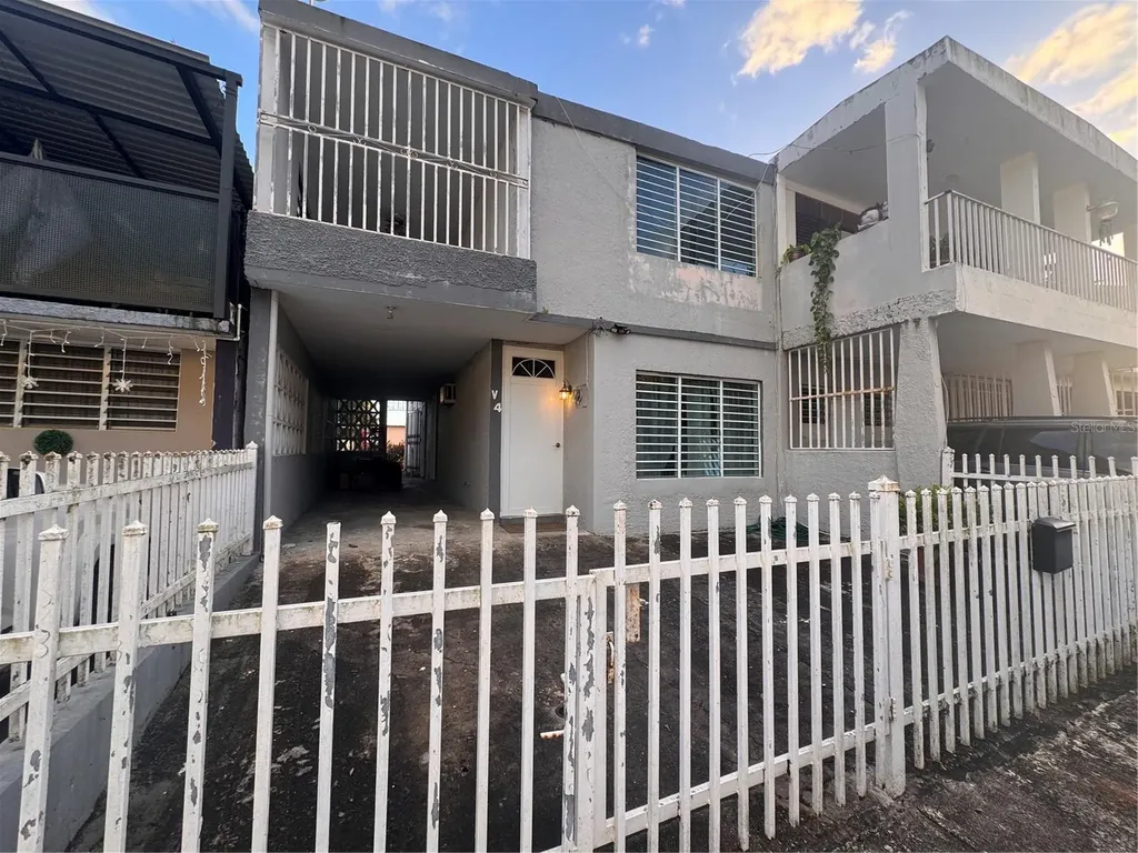 V-4 Calle 1 Reparto Valencia Bayamon PR 00959