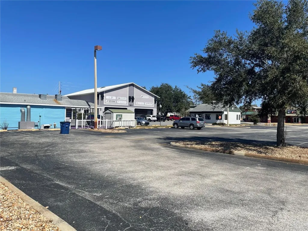 1568 Lakeview Drive Sebring FL 33870