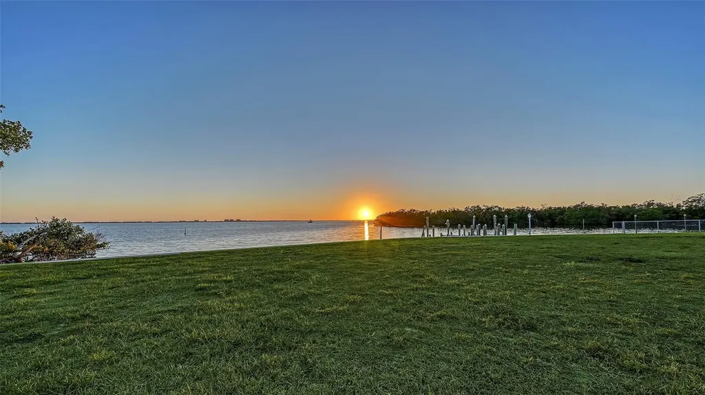 7322 Westmoreland Drive Sarasota FL 34243