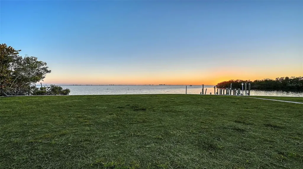 7322 Westmoreland Drive Sarasota FL 34243