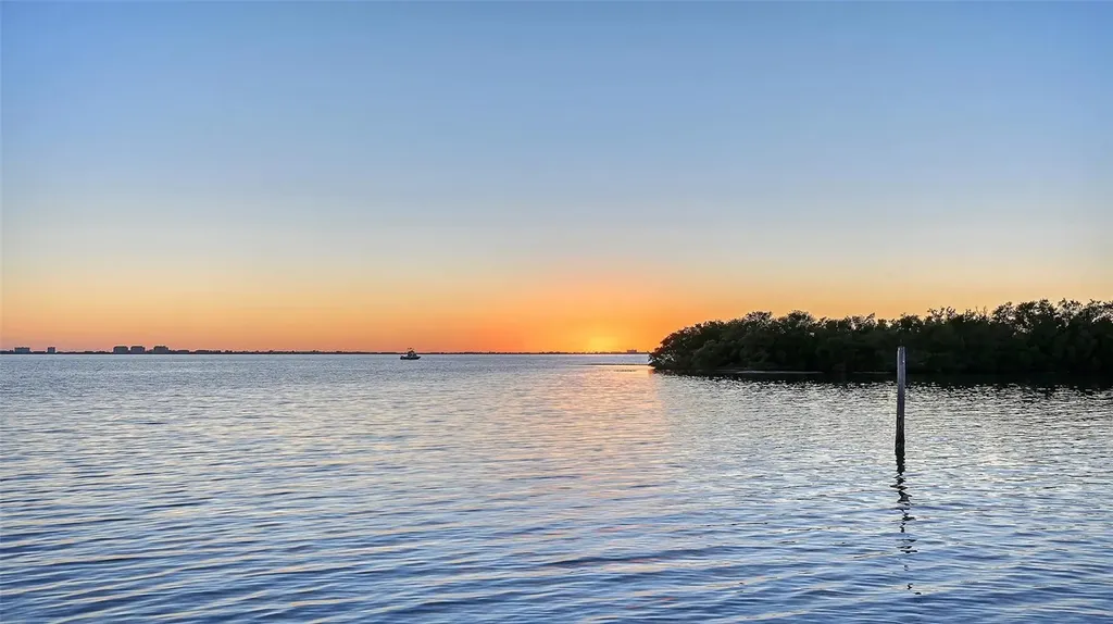 7322 Westmoreland Drive Sarasota FL 34243